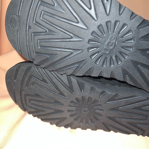 UGG Black Winter Boots - Picture 4 of 11